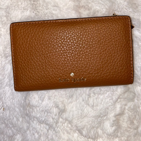 KATE SPADE wallet for sale! Looks brand new never really used it much! - Picture 4 of 4